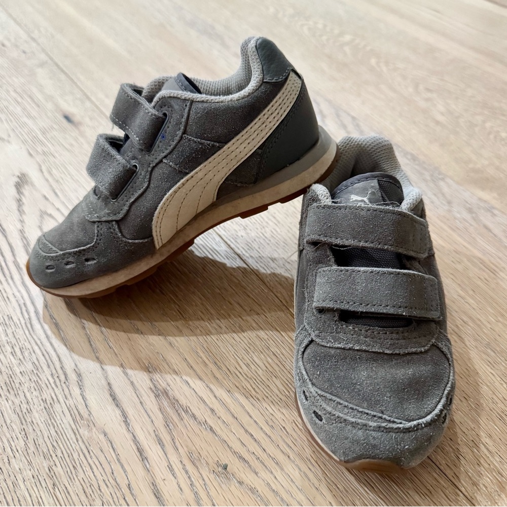 Toddler Pumas Size 11